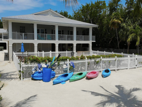 Islamorada 3 Bedroom Beach Vacation Pool Home Sleeps 8
